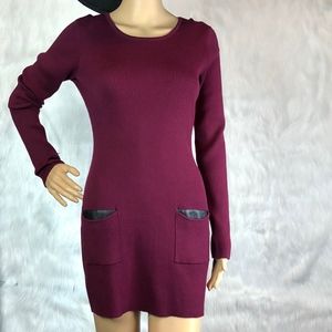 Amy wear large Burgundy ribbed fitted pocket dress